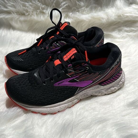 Brooks Adrenaline GTS 19 size 6.5M.  B69 - Picture 2 of 12